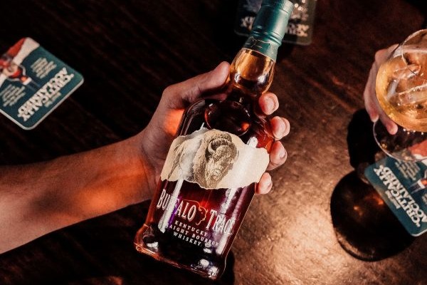 Buffalo Trace Kentucky Straight Bourbon American Whiskey 700ML